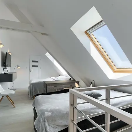 Apartment 444 No.1 *