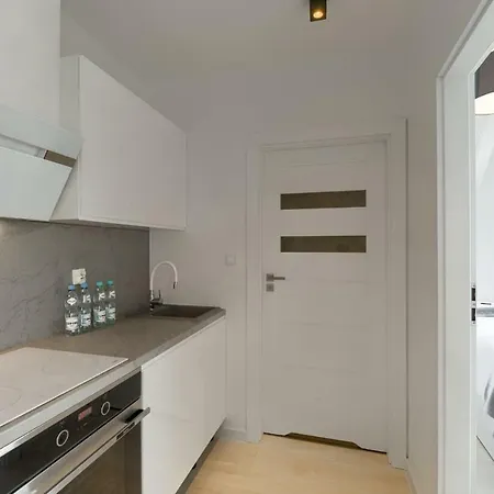 444 No.1 Apartment *