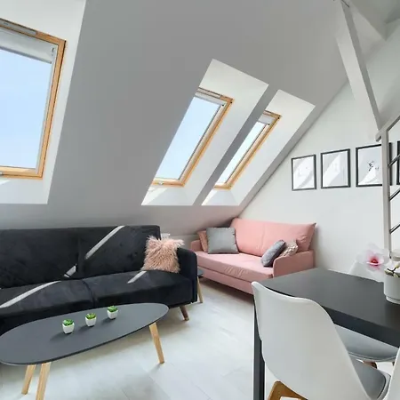 Apartment 444 No.1 *